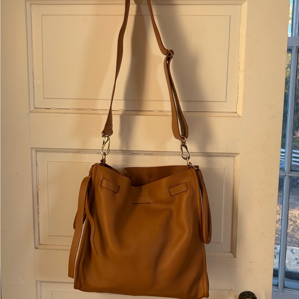 Tamara Mellon Vitello Kiss Bucket Bag - Picture 4 of 10